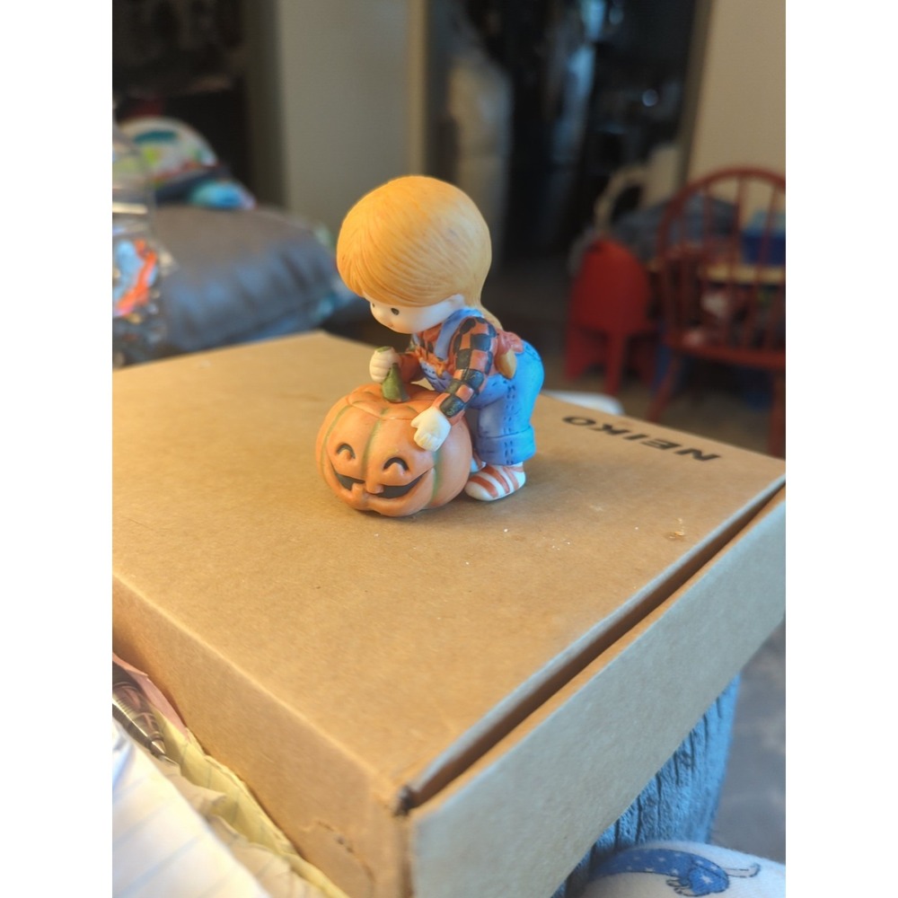 Vintage Enesco Country Cousins 1981 Katy Carving Halloween Pumpkin Figure